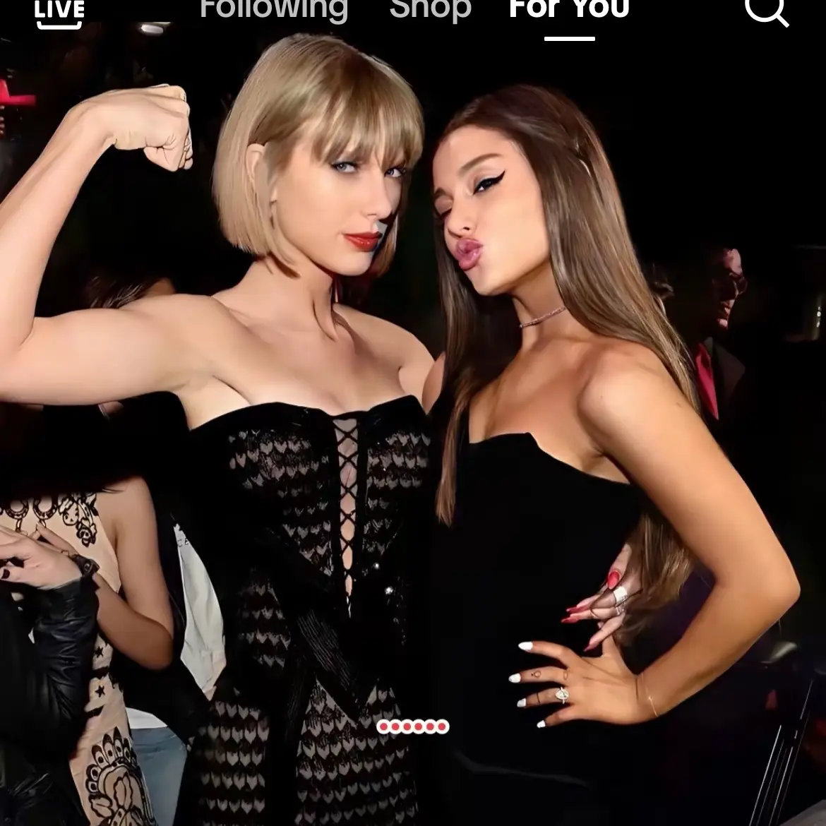 SmellyDonor9750의 Taylor Swift and Ariana Grande