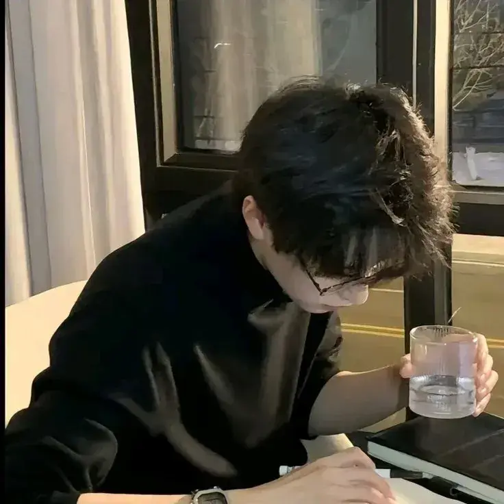 ChubbyActor9697의 Elara