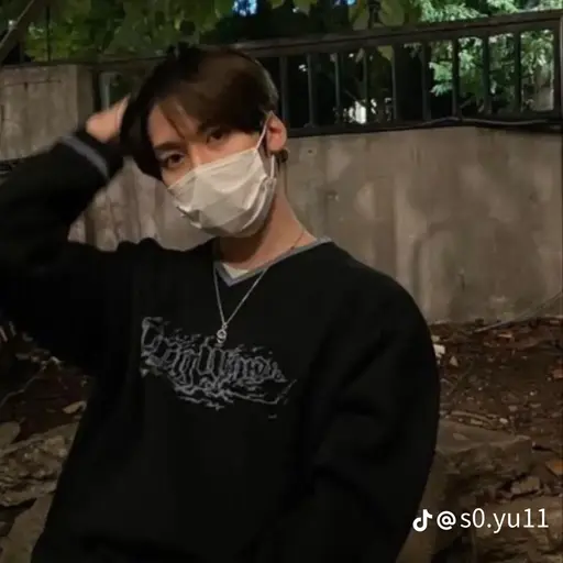 PlushySitar4783의 이민호
