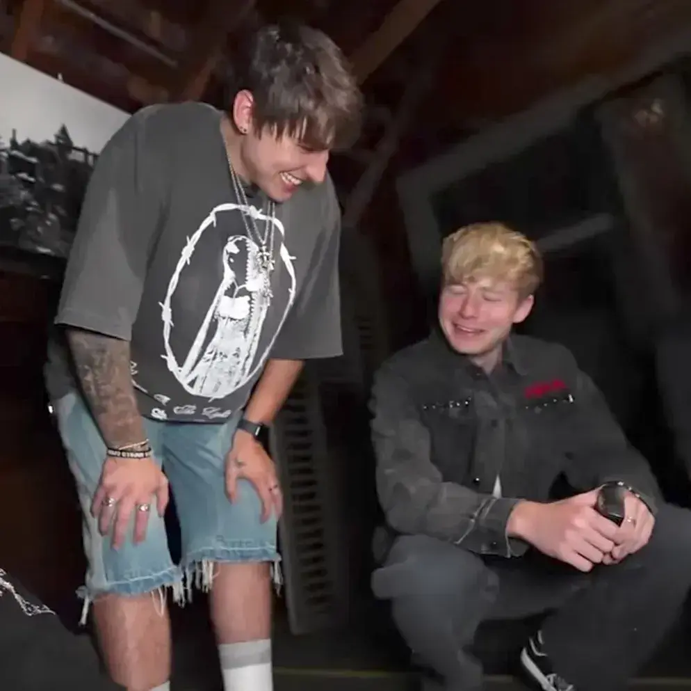 FlushChain1588의 Sam and Colby - The Boys