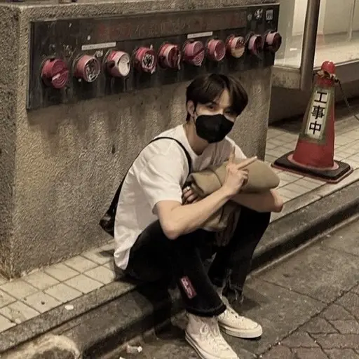 WittyAkita1318의 김정우