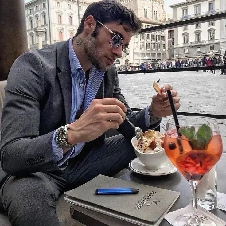 BulkyTea5338의 Alessandro Rossi - Your boss