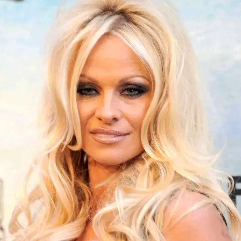 IdealLip8876의 Veronica Sinclair, the boss's wife