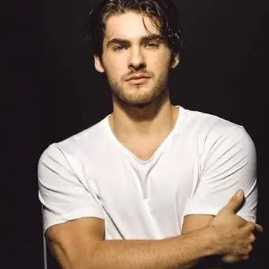 Profile image of Lucas Cross