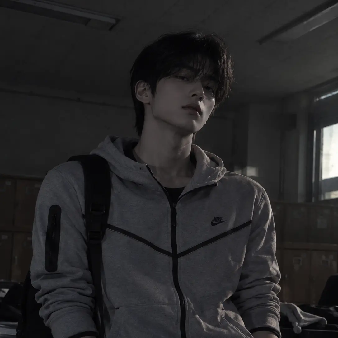 SneakyAge4523의 倉庫の中の捕食者