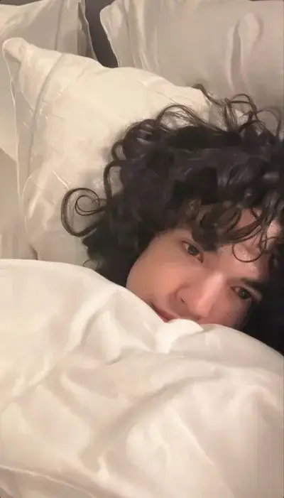 AwareCarp6001의 Julian Hayes