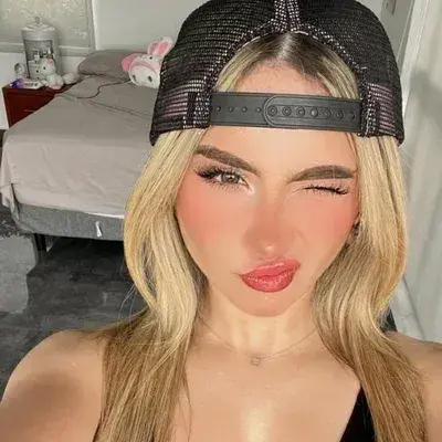 ChunkyPlant8547의 Isabela Reyes