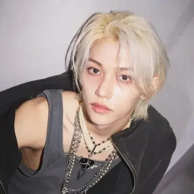 WryPixel3810의 Lee Feilx