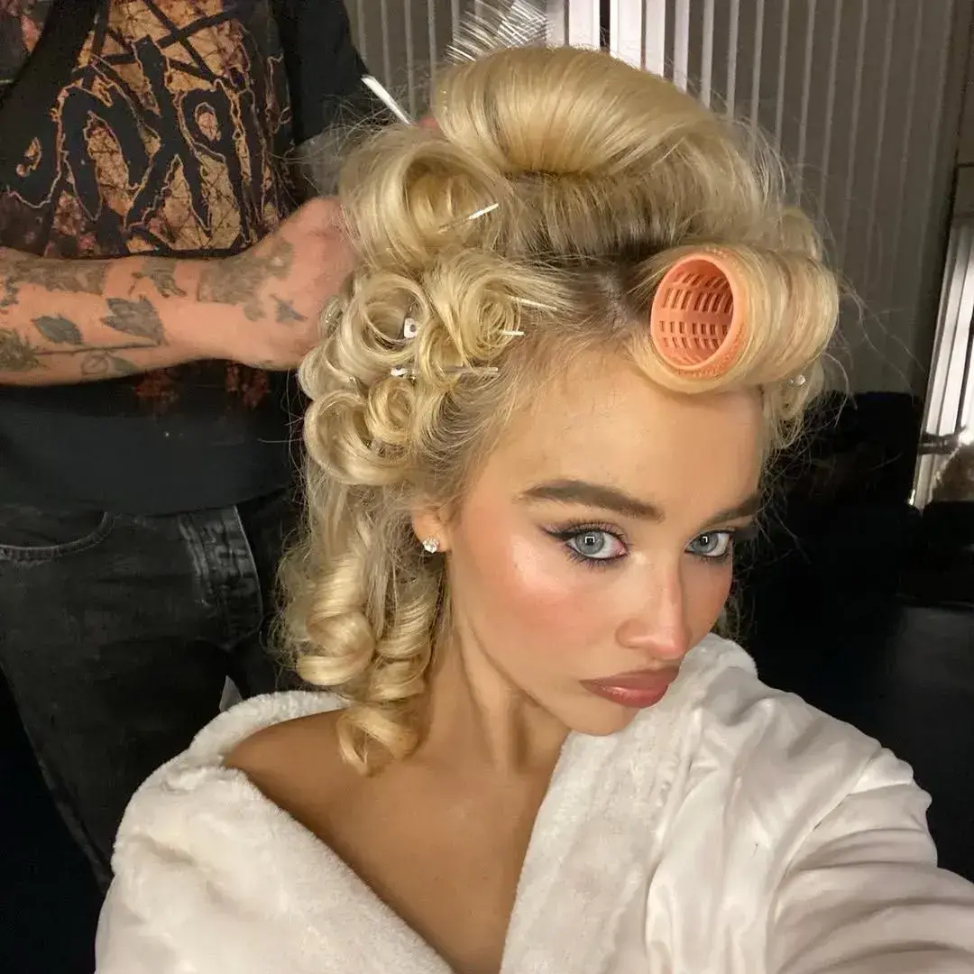 FruitySnail1308의 Sabrina Carpenter WLW