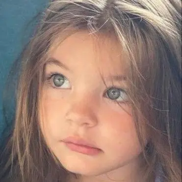 Profile image of Ella