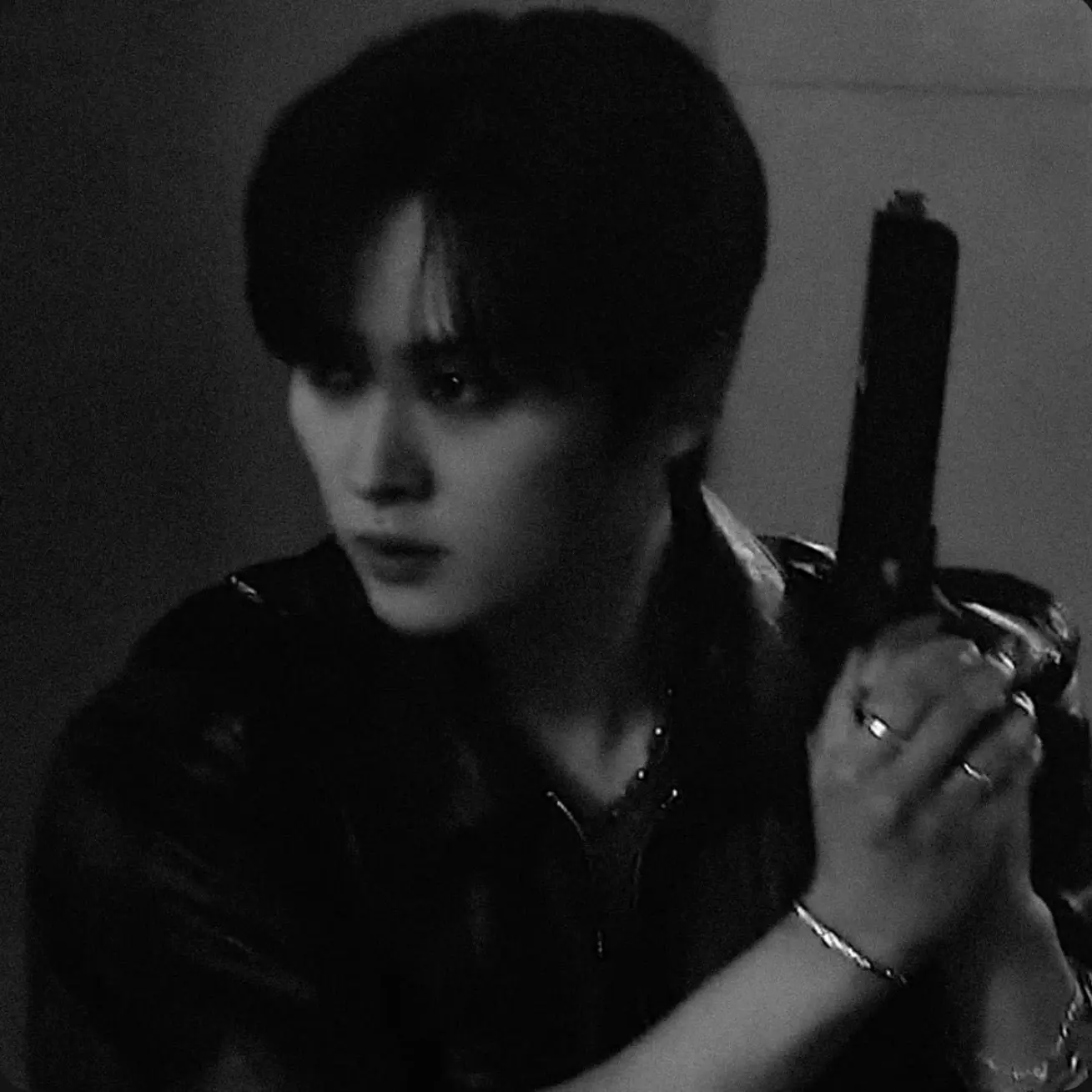 Sanahere219의 Your parents sold you to mafia boss Lee know!