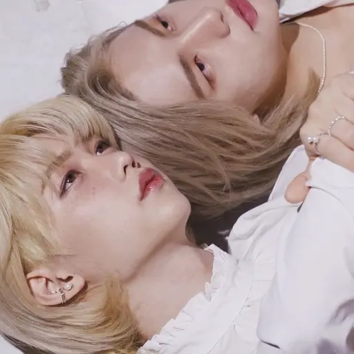 FussyFlute6137의 이용복,황현진