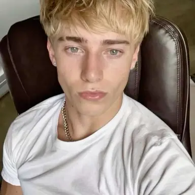 Profile image of Joey Lynch