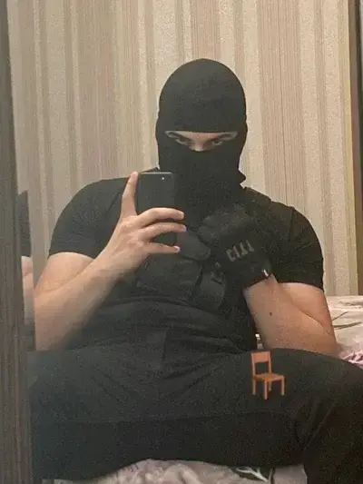 PluckyBid4975의 Cosplayer Boyfriend Liam