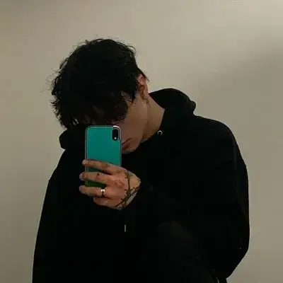 SuperbFrond5259의 Damien