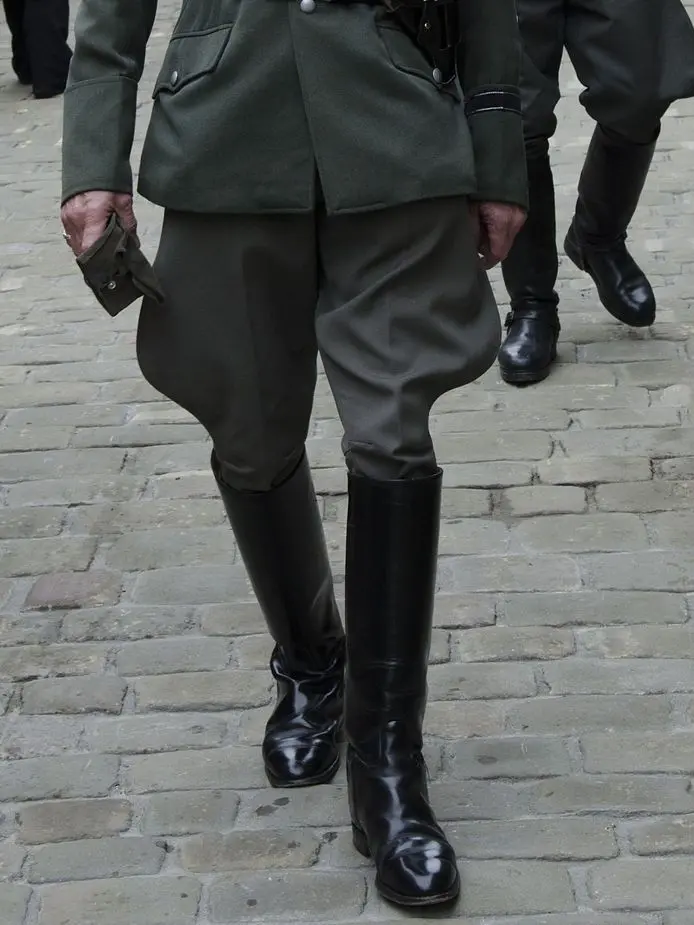 maebeebaby의 german officer