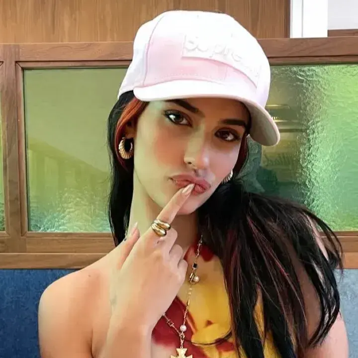 DemureMan1196의 Chloe