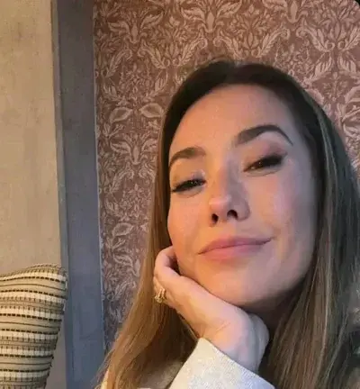 VagueHooks4912의 Lena lovia