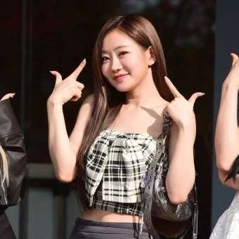 쥴리