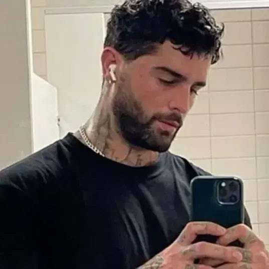 ToughPound7194의 My Best Friend's Dad