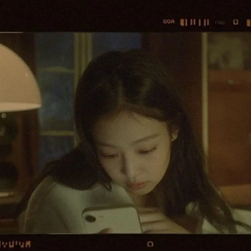 authorcris의 She misses her boyfriend…