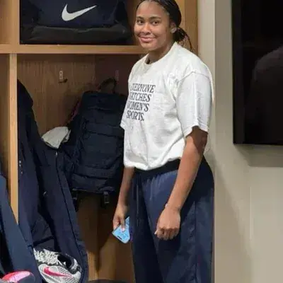 WavyLock3795의 The Coach's Daughter