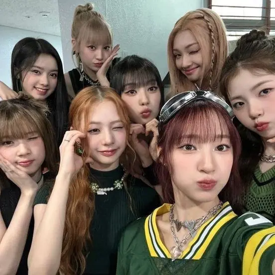 OvalPolar7045의 유니스