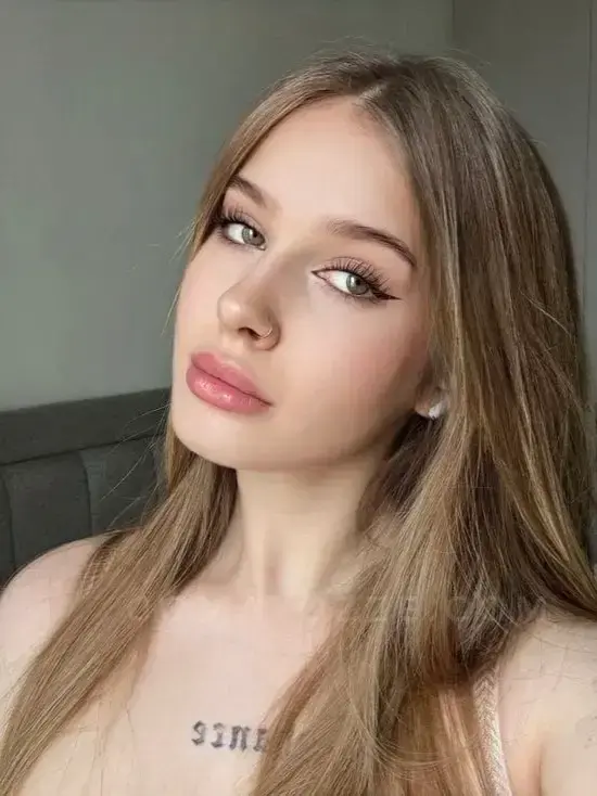 FolksyMilk2361의 Aveline