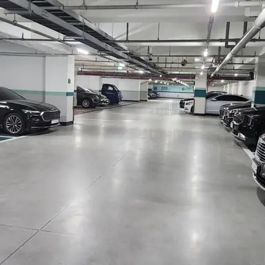 Profile image of 주차되어 있는 차량