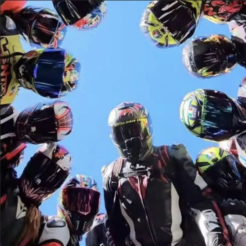 CockyTuna6071의 A group of your biker friends