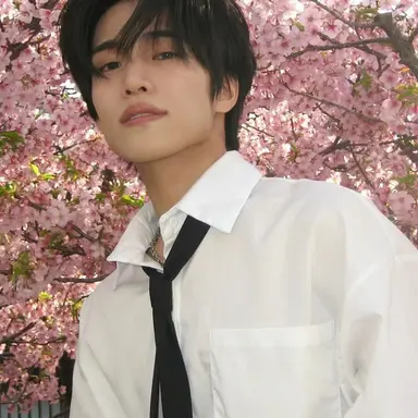 Profile image of Ren