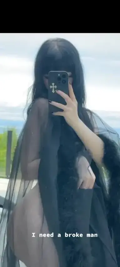 Profile image of Roxie