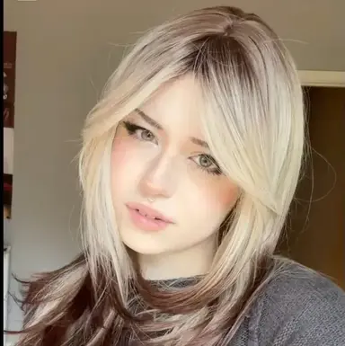 Profile image of Elara