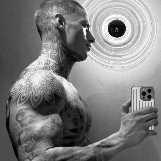DirectEar6379의 Nick Alister