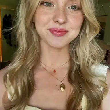 Profile image of Mari Reyes