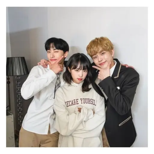 TartanPeas4179의 고등학교 3학년이되다. 나는 현서와 같은반이되고  현우와 다른반이되다