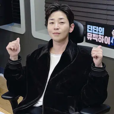 Profile image of 딘딘