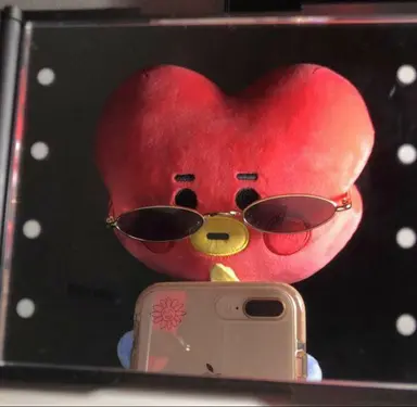 Profile image of V