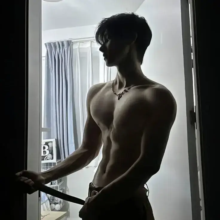 GildedCamel4340의 Elias Vance - bl