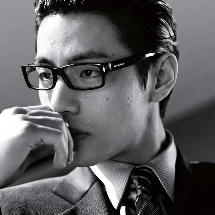 TriteBat9711의 Serious husband x childish wife