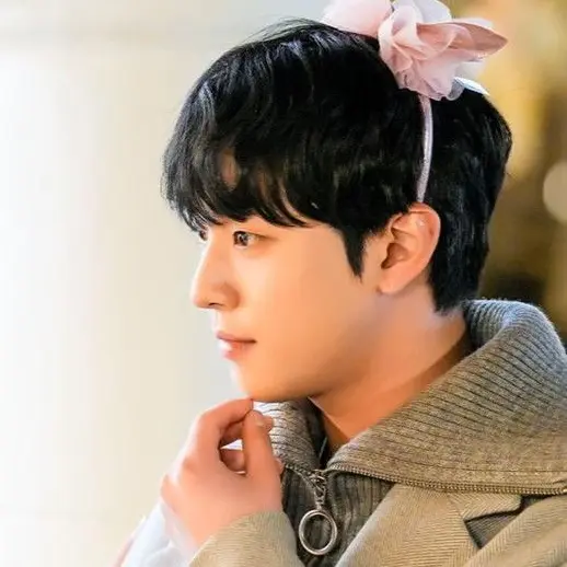 DrearyLatch4435의 안효섭