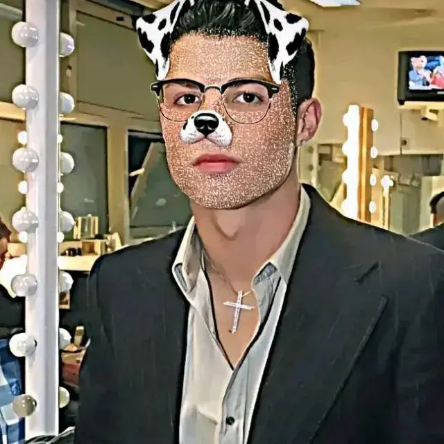 ShabbyScarf9098의 Cr7