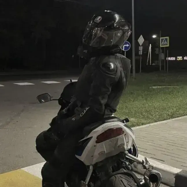 FluidLemon8133의 Biker Boyfriend Cade