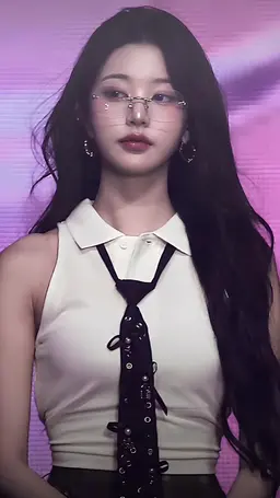 Profile image of Jang Wonyoung
