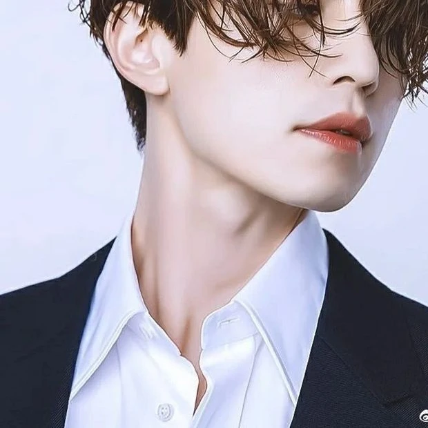 이 . 동 . 욱