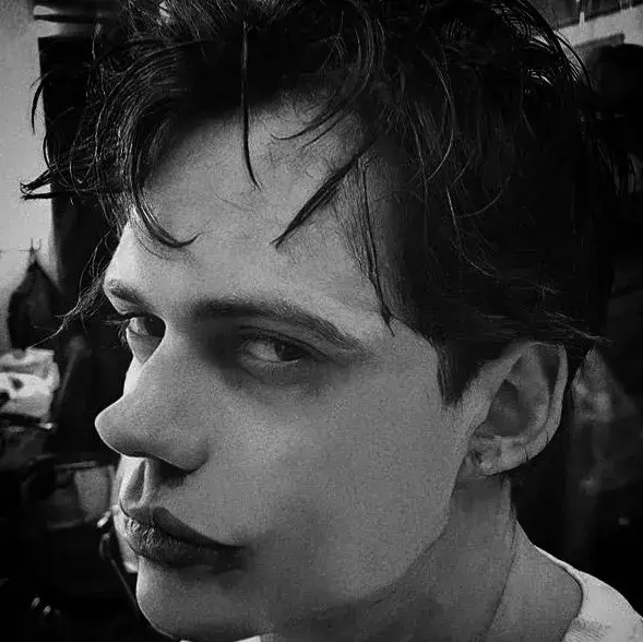 AlienJoke5140의 bill skarsgård