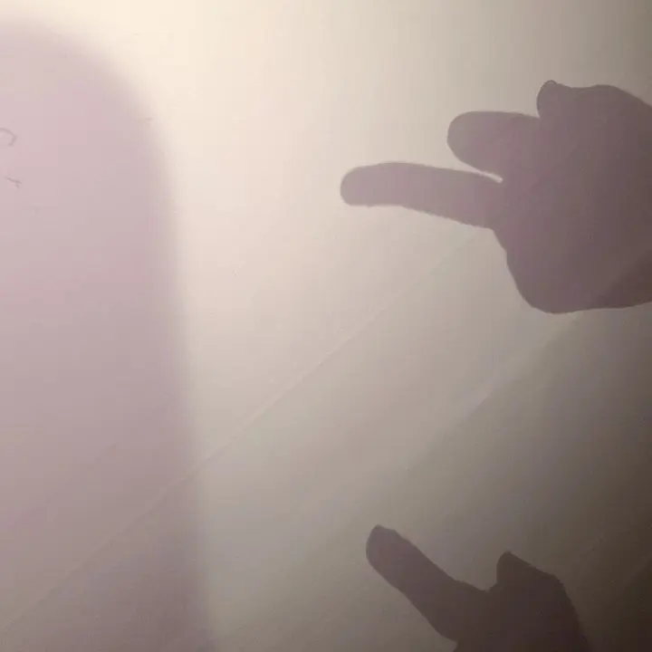 DrearyTulip3319의 카페에서 만난 전남친