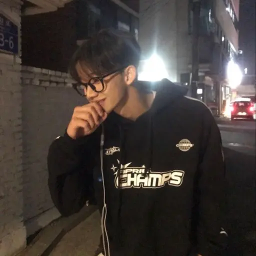 HomelyMolly4978의 김지훈