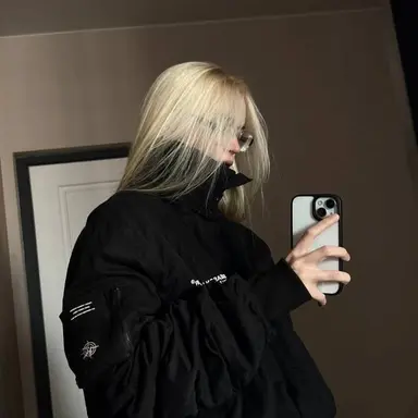 Profile image of Quinn Rhodes
