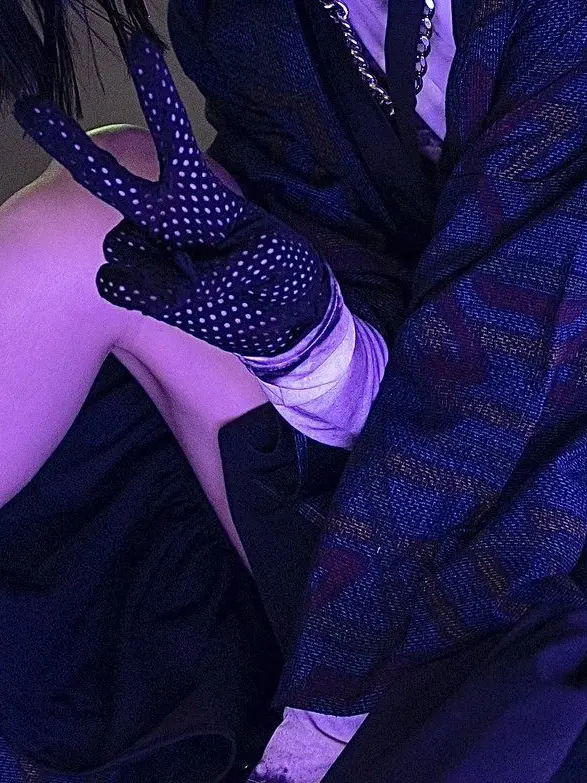 GrayTape3149의 傷を負う貴方を助けるのは